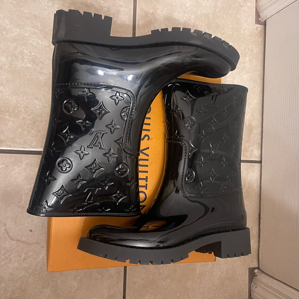 Louis Vuitton Drops Flat Half Boots - Picture 14 of 16